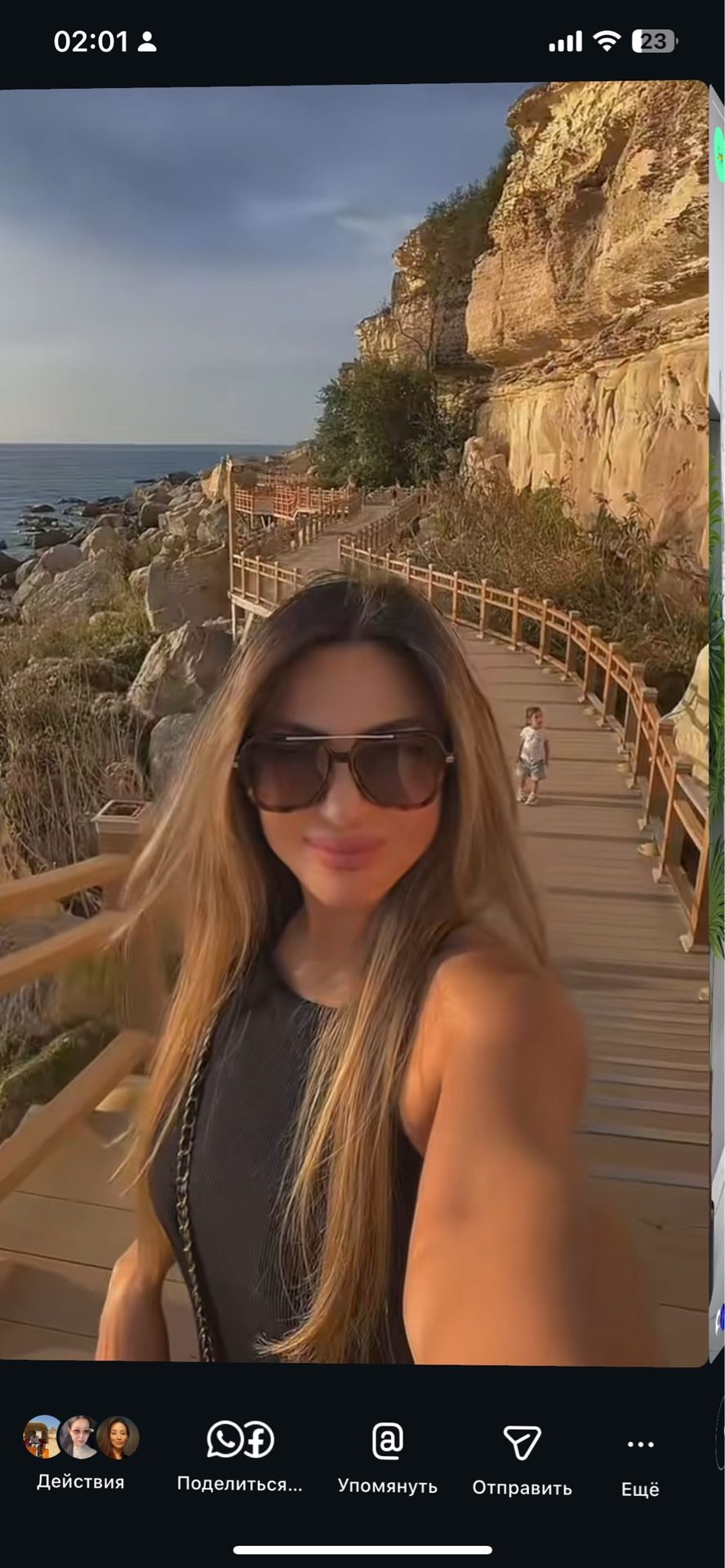 А мой маленький хвостик сегодня снова со мной! 💕👣