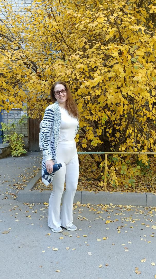 Осеннья прогулка по солнечному городу☀️🍂