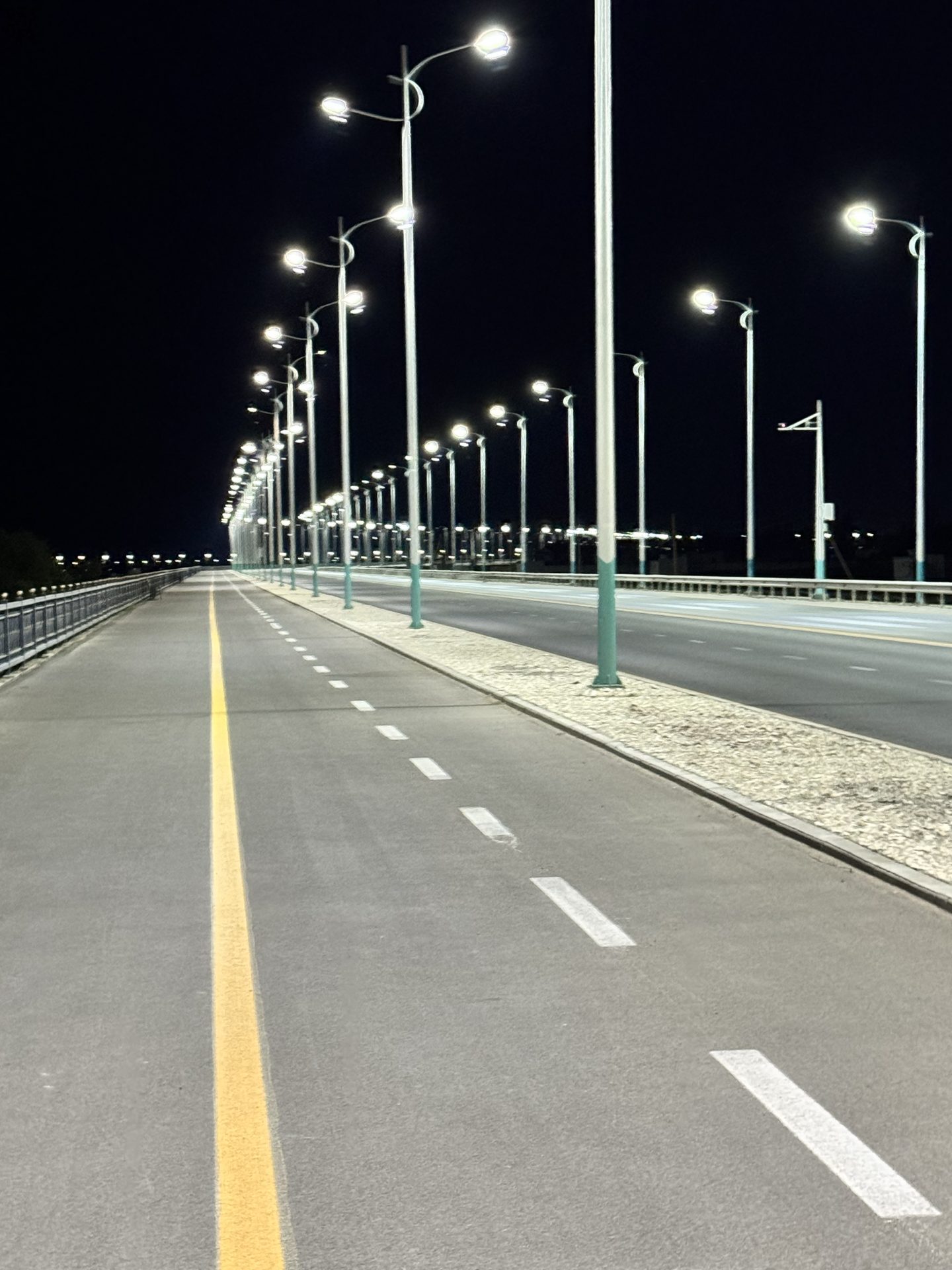 Таңертең жүріп келе жатып түсіндім:

Кейде өміріңді өзгерту…